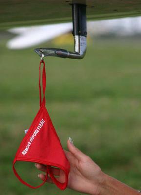 Прикрепленное изображение: remove-before-flight.jpg